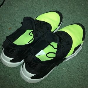 Nike huaraches,size 12(yellow)